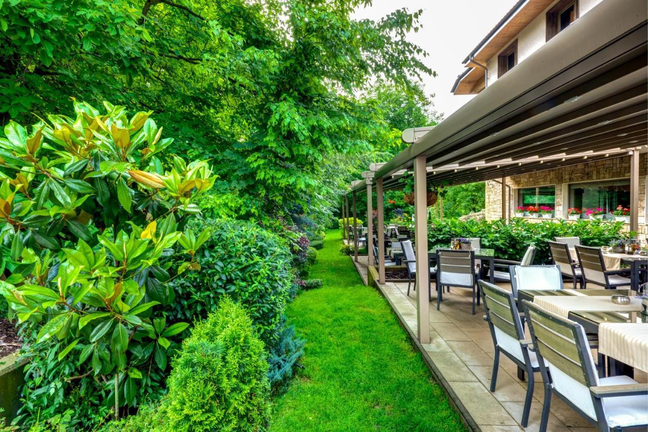 Hotel & Relax Zone Cattleya Krushuna Bagian luar foto