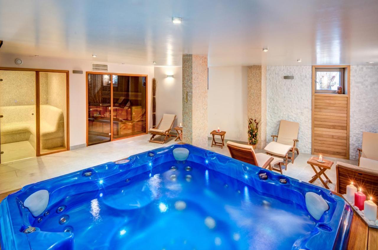 Hotel & Relax Zone Cattleya Krushuna Bagian luar foto