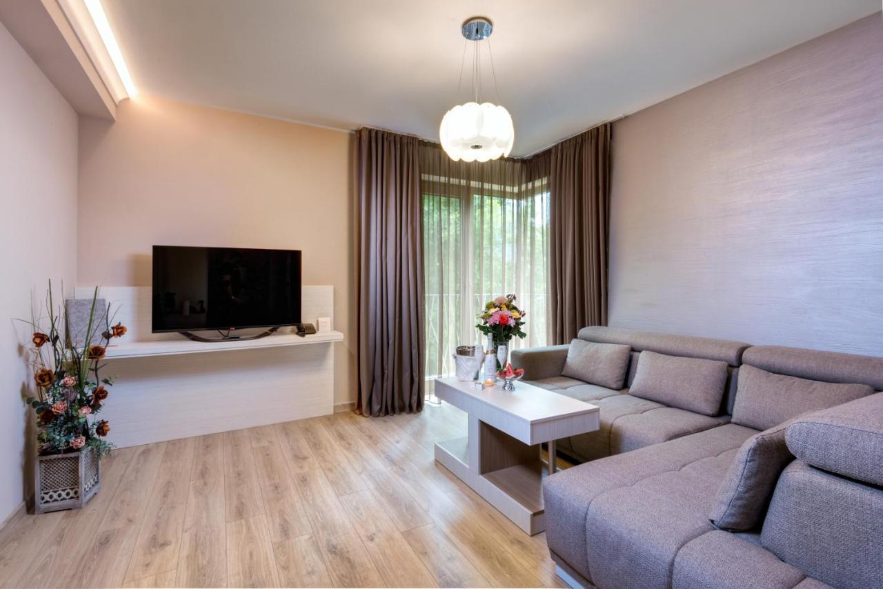 Hotel & Relax Zone Cattleya Krushuna Bagian luar foto
