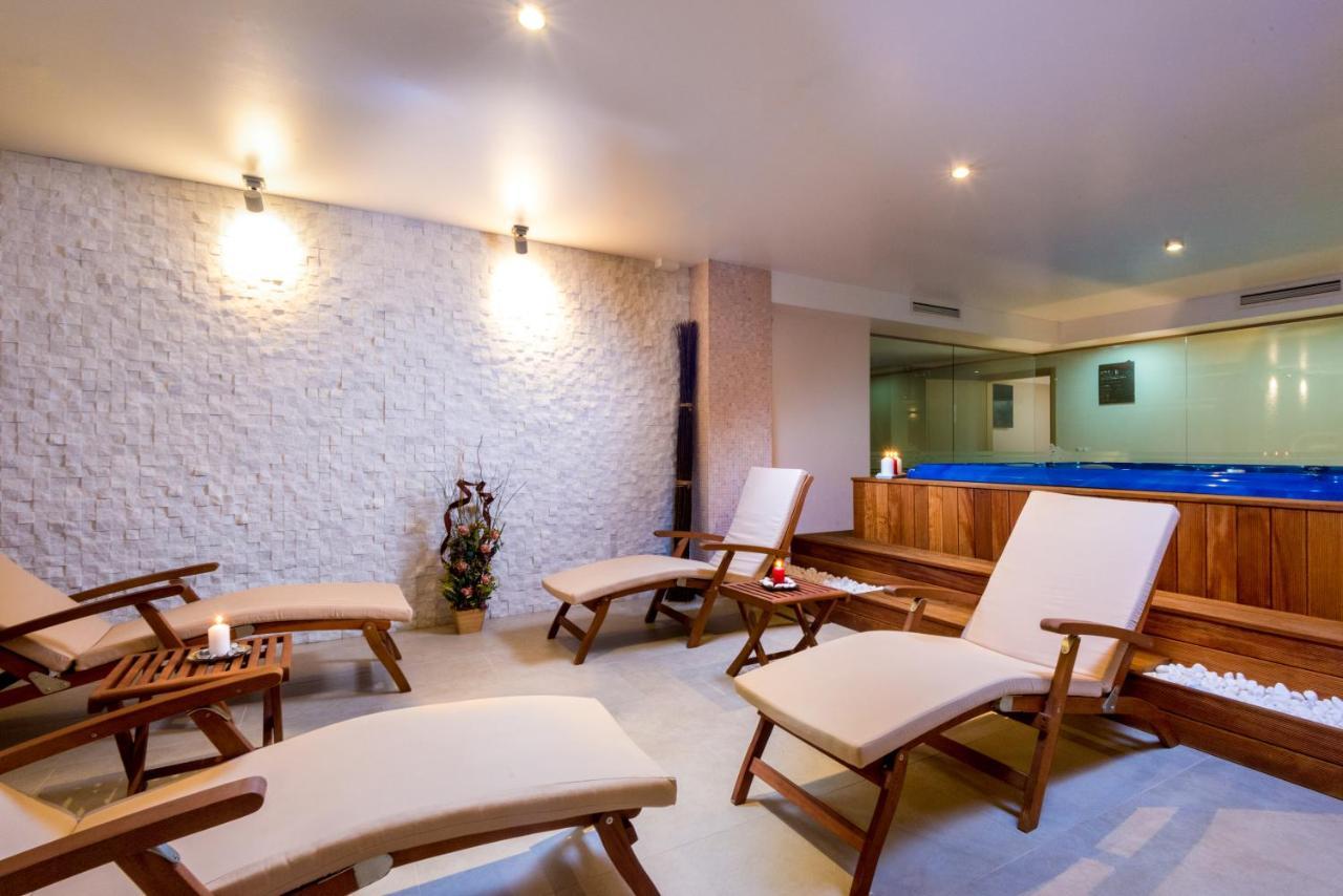 Hotel & Relax Zone Cattleya Krushuna Bagian luar foto