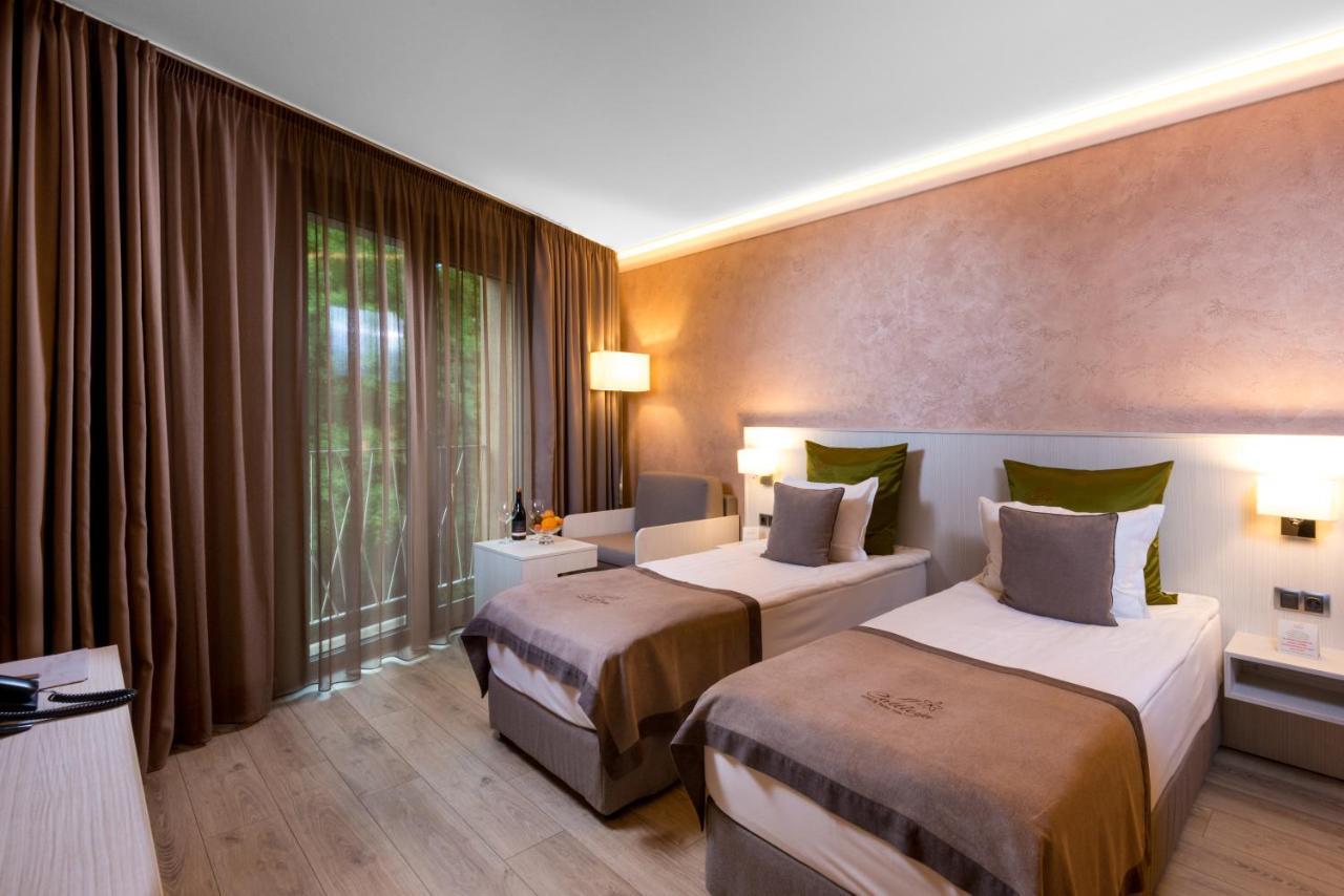 Hotel & Relax Zone Cattleya Krushuna Bagian luar foto