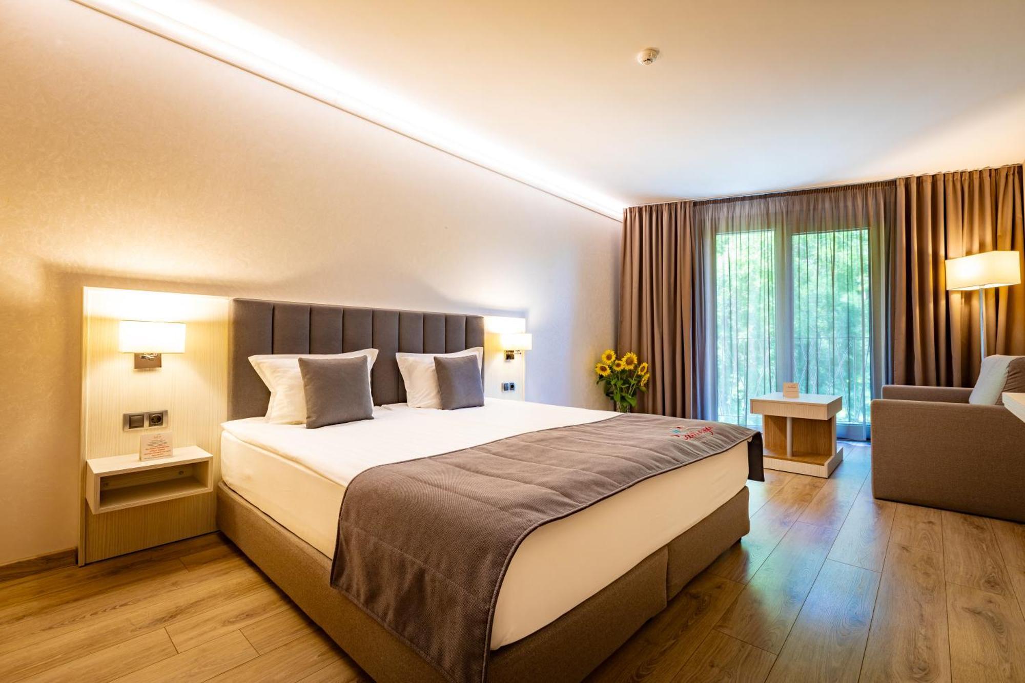 Hotel & Relax Zone Cattleya Krushuna Bagian luar foto