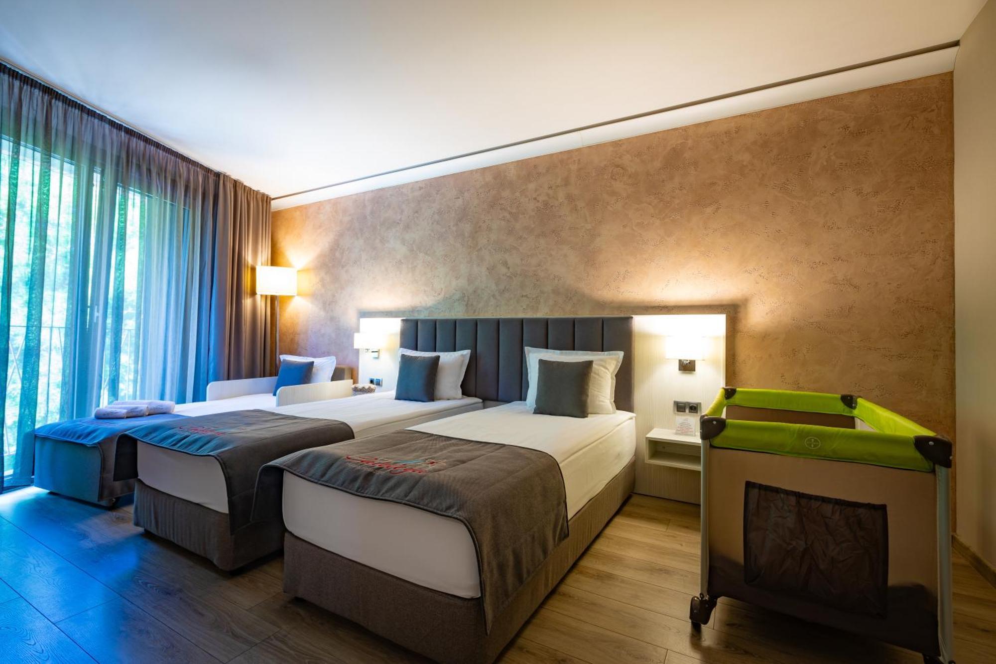 Hotel & Relax Zone Cattleya Krushuna Bagian luar foto