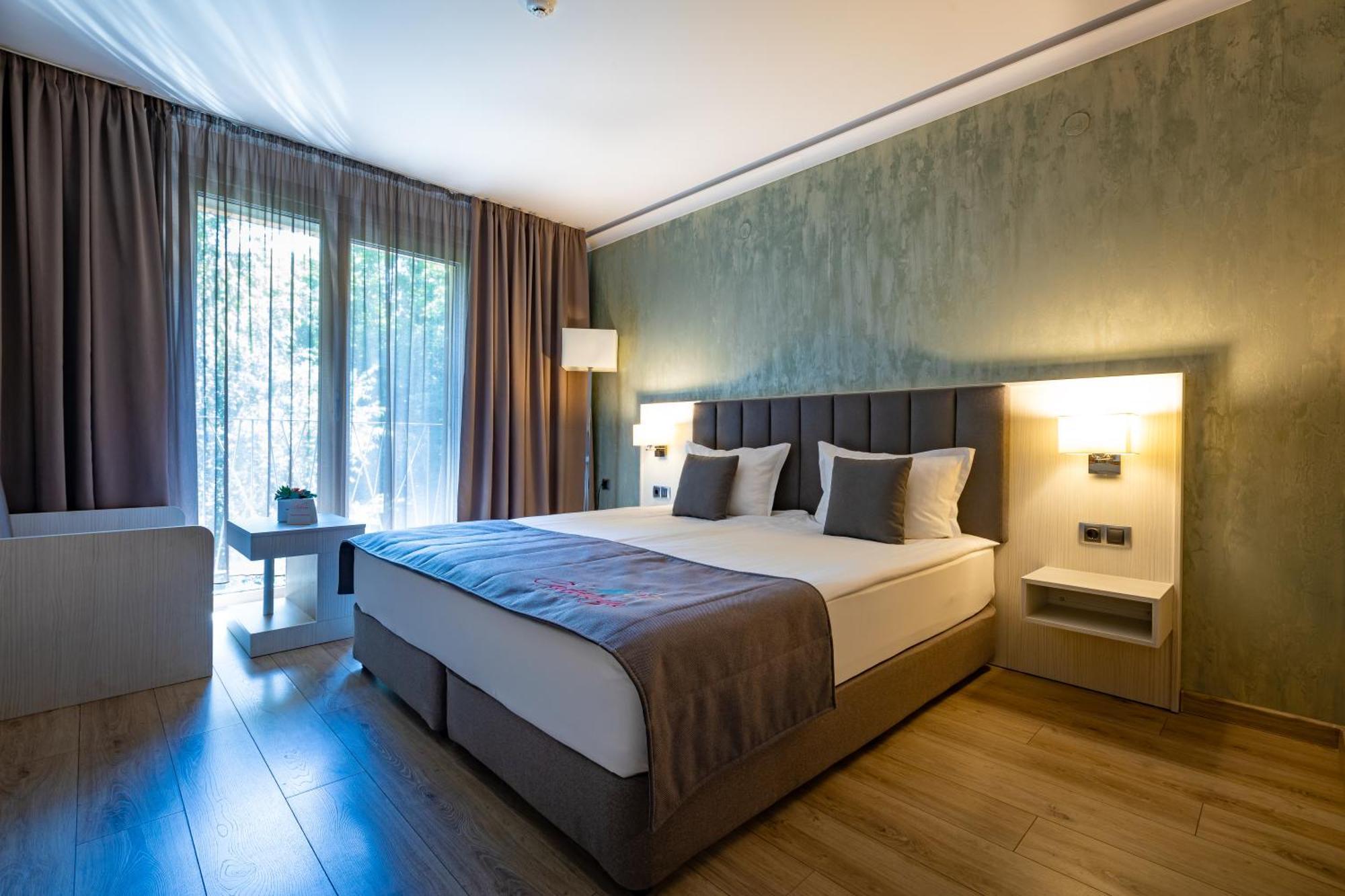 Hotel & Relax Zone Cattleya Krushuna Bagian luar foto