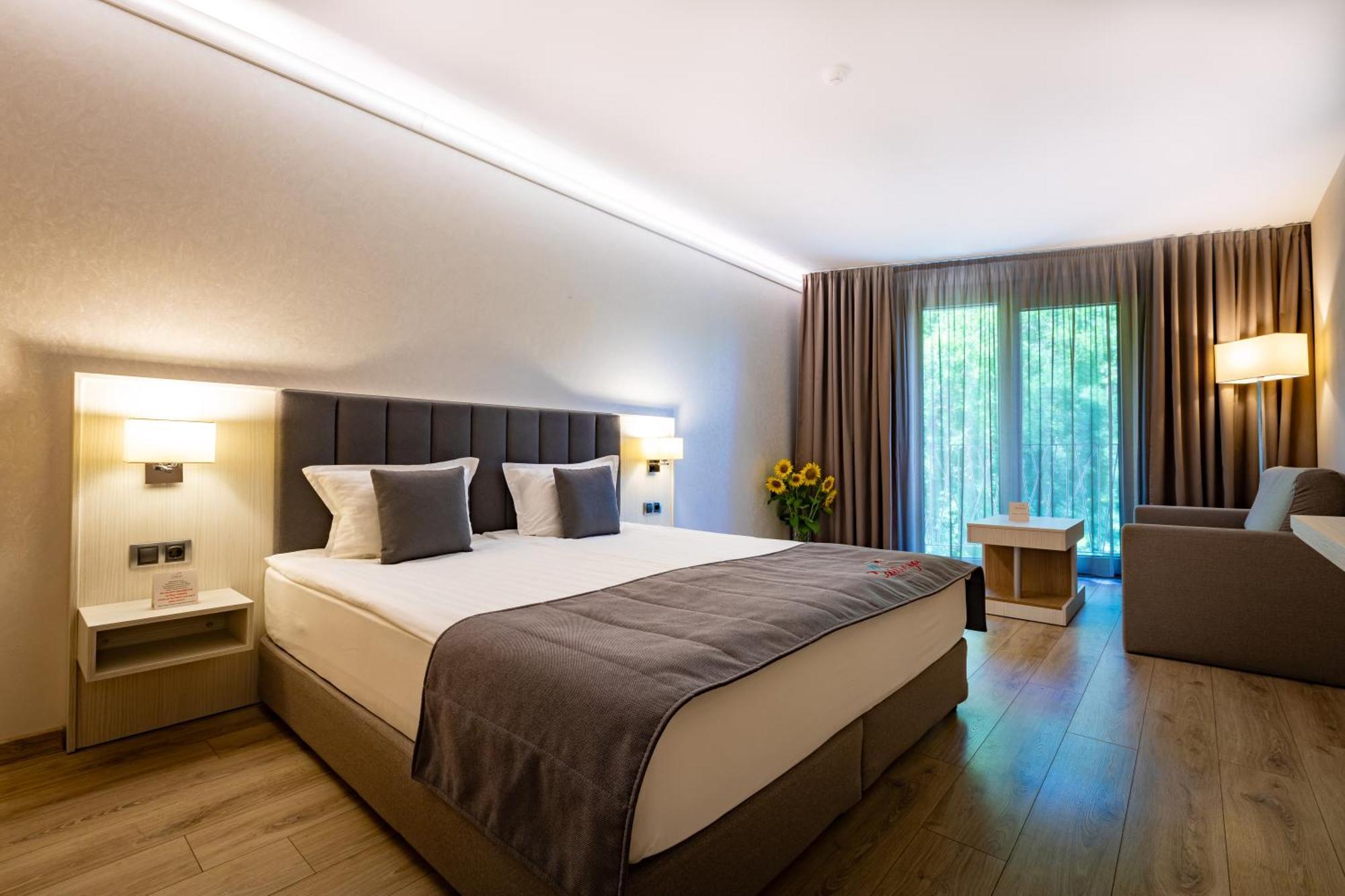 Hotel & Relax Zone Cattleya Krushuna Bagian luar foto