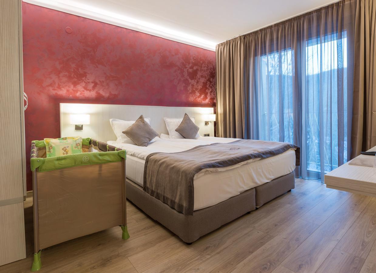 Hotel & Relax Zone Cattleya Krushuna Bagian luar foto