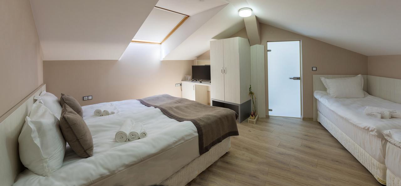 Hotel & Relax Zone Cattleya Krushuna Bagian luar foto